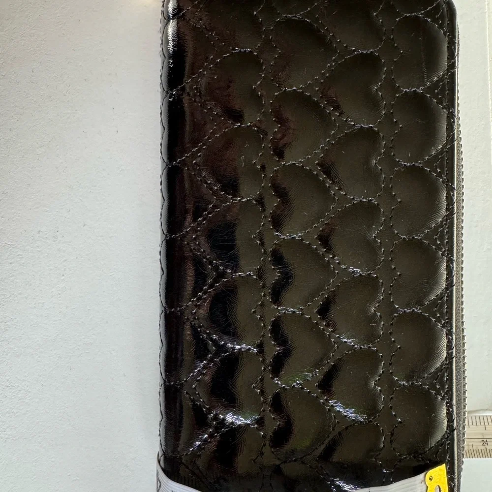 Source Unknown Glossy Black Quilted Wallet - Picture 6 of 6